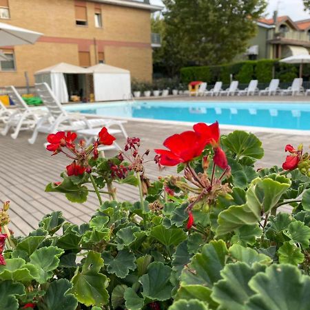 Hotel St. Moritz Bellaria-Igea Marina Exterior foto