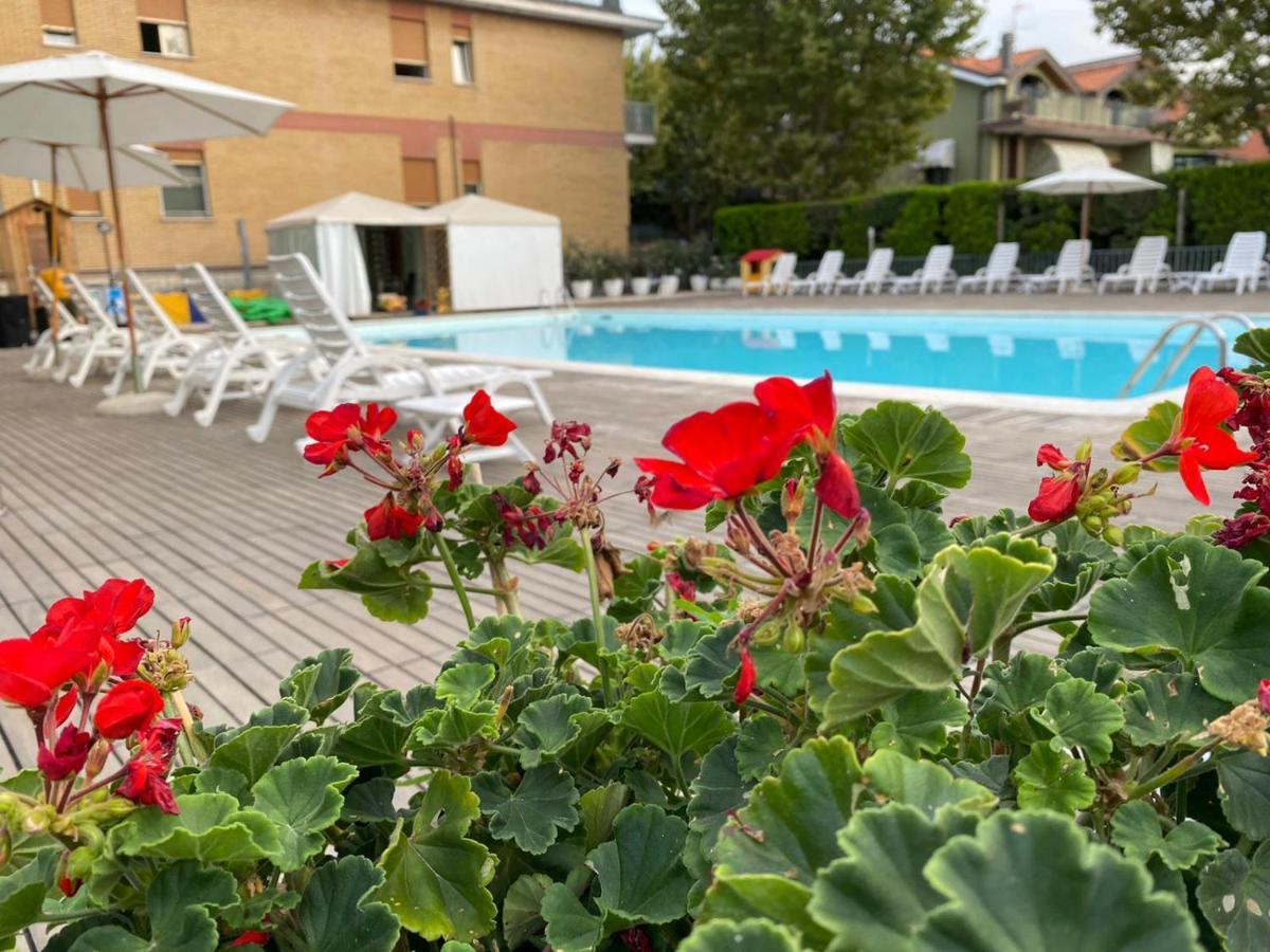 Hotel St. Moritz Bellaria-Igea Marina Exterior foto