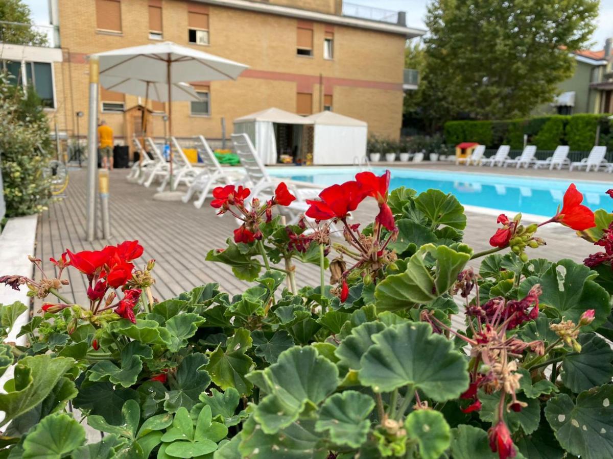 Hotel St. Moritz Bellaria-Igea Marina Exterior foto